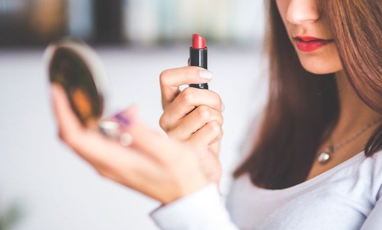 red-lipstick-the-women-weapon.jpg